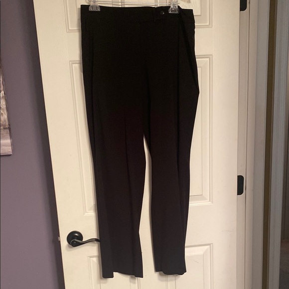 Calvin Klein Black and White Suits Timeless Elegance - Picture 4 of 5